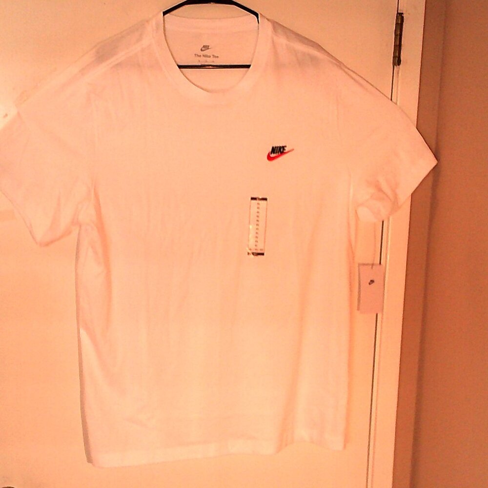 NEW NIKE SPORTSWEAR "Club Embroidered Tee" MEN'S WHITE T-SHIRT XL AR4997-100